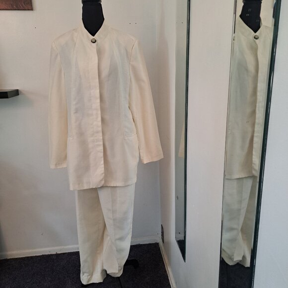 Two Piece linen pant suit - Picture 1 of 1